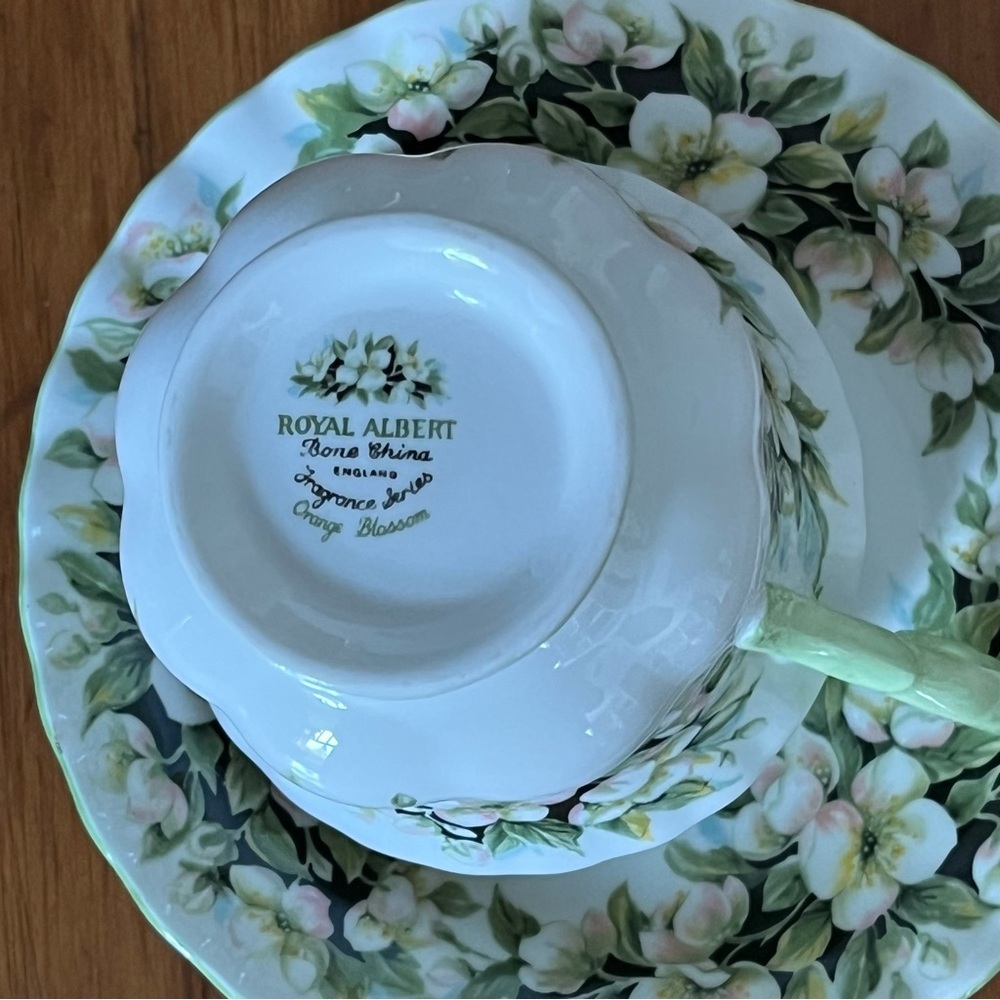 Royal Albert Fragrance Series Orange Blossom Tea Cup and Saucer - Picture 2 of 6